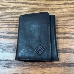 COLUMBIA Sportswear Company Men's Leather Tri-fold Wallet Card Holder NWOT